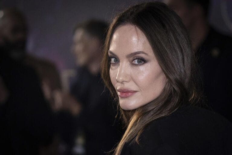 Angelina Jolie Wiek, Wzrost i Biografia